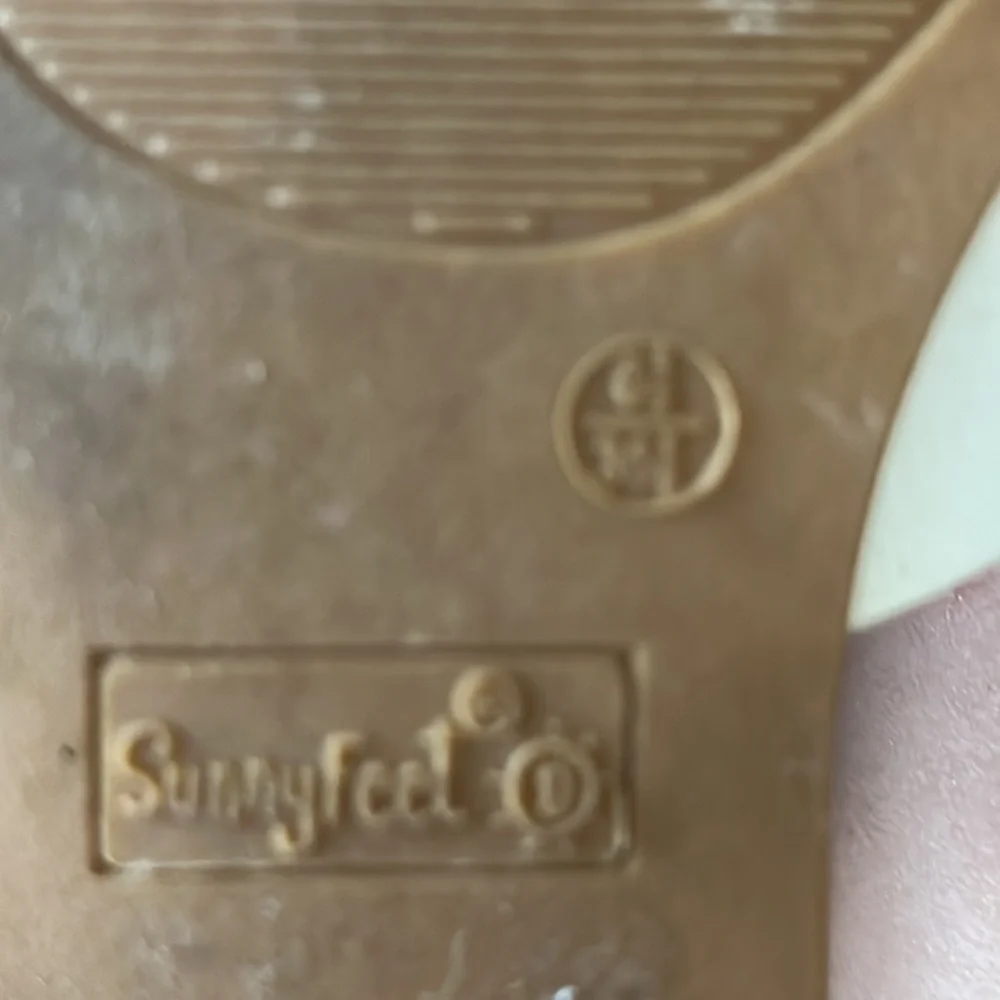Sandals - Picture 4 of 4